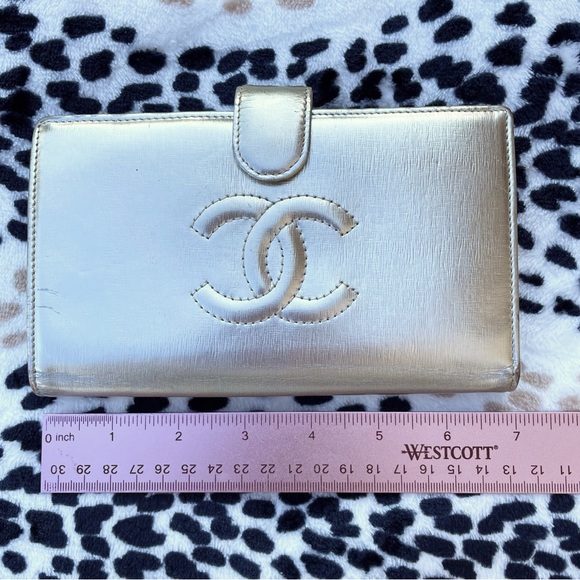 Authentic * CHANEL * CC Logo Leather Bifold Wallet in Light Gold Metallic - Picture 13 of 14